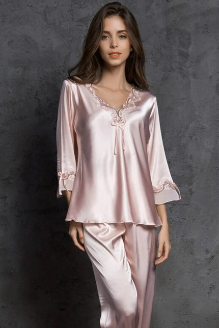 Vaaleanpunainen Satiini Pyjama