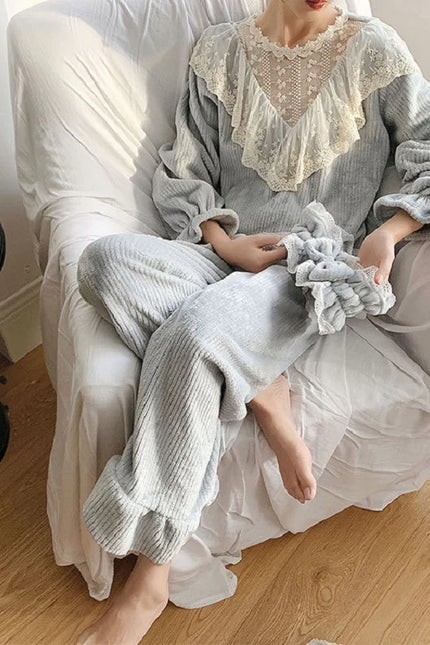 Lämmin Pitsi Pyjama