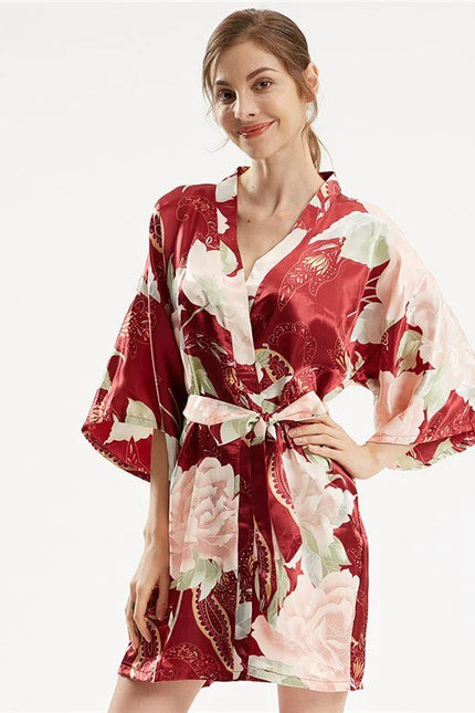 Lyhyt Kukallinen Kimono