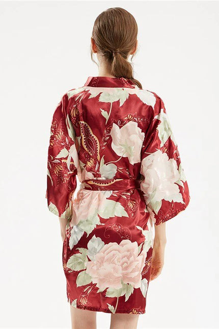 Lyhyt Kukallinen Kimono
