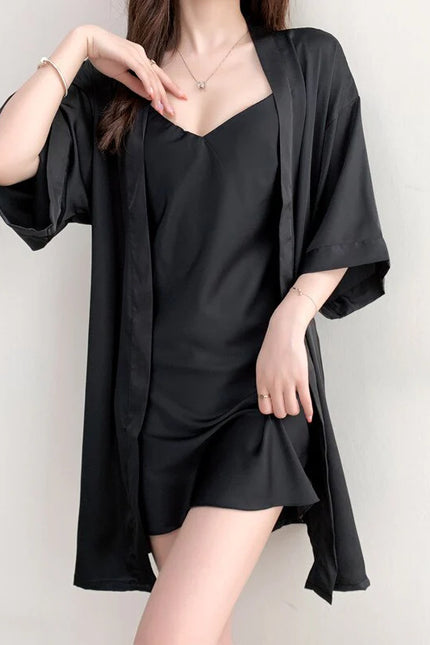 Musta Satiini Kimono Mekko