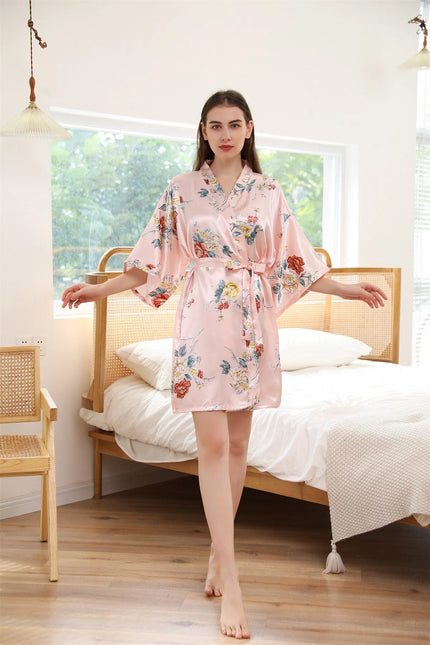Lyhyt Kukallinen Kimono