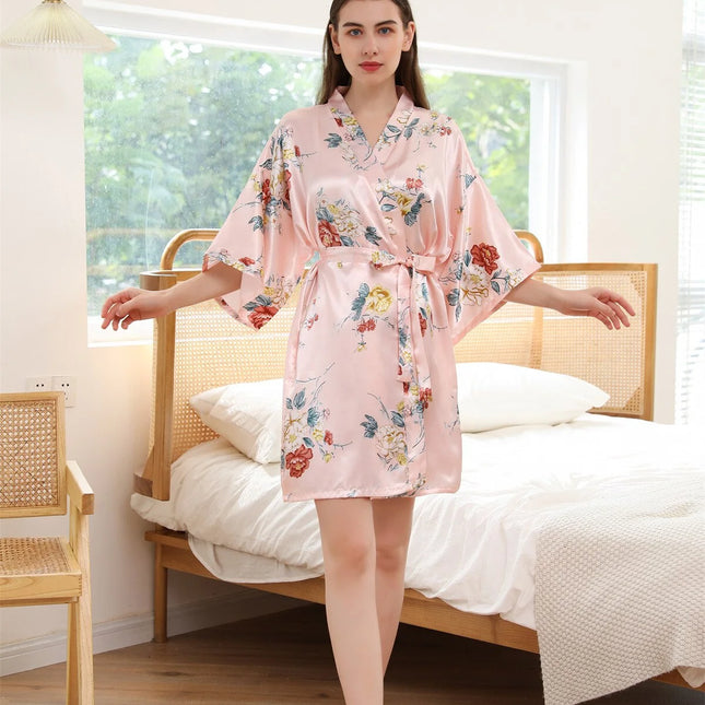 Lyhyt Kukallinen Kimono