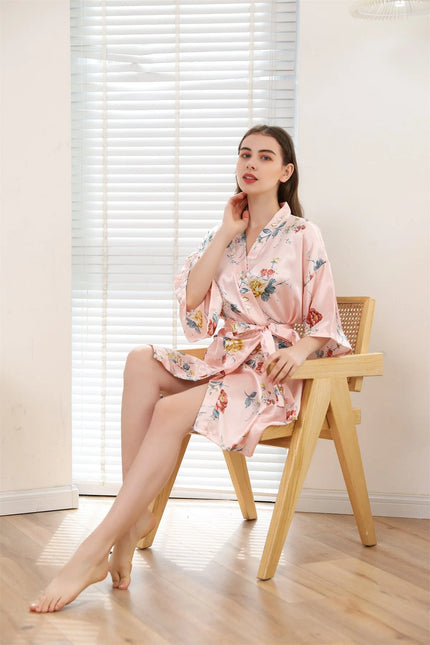 Lyhyt Kukallinen Kimono